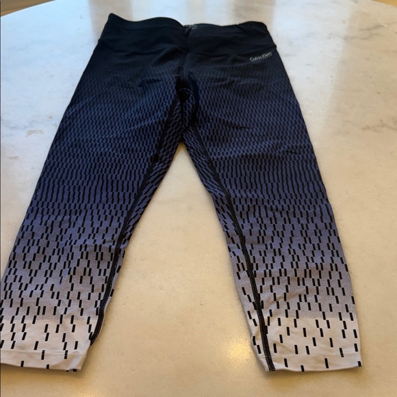 Calvin Klein Black and purple  Gradient Leggings with ruched hems . - Picture 3 of 6